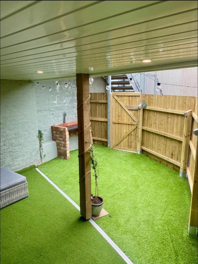 Poppy'S Place Llandudno Junction Esterno foto