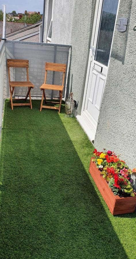 Poppy'S Place Llandudno Junction Esterno foto